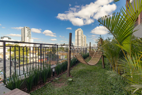 Image 33 - 877900