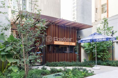 Image 21 - 880315