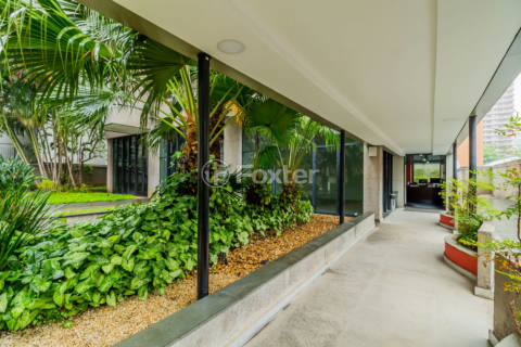 Image 31 - 704922