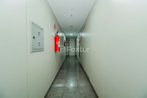 Image 33 - 704922
