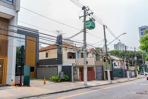 Image 38 - 1004443