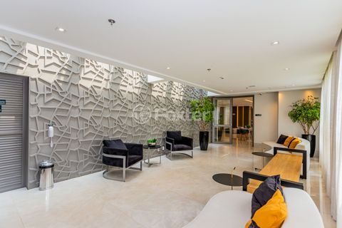 Image 25 - 1004443