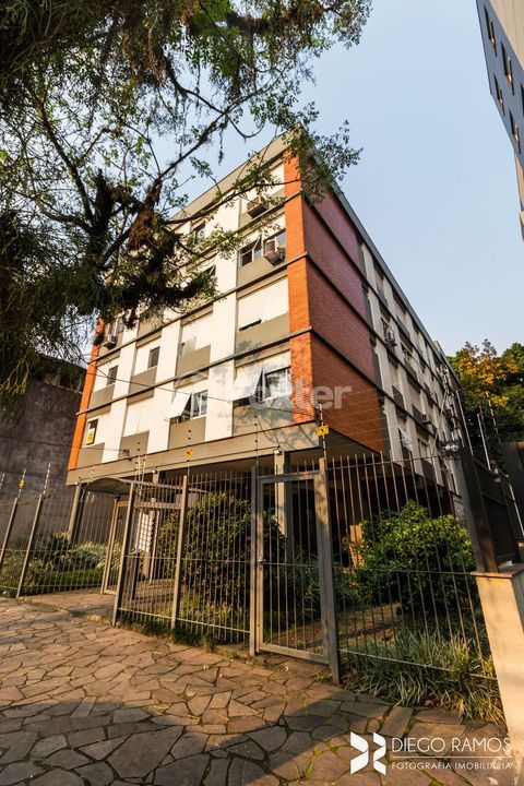 Image 37 - 1013448
