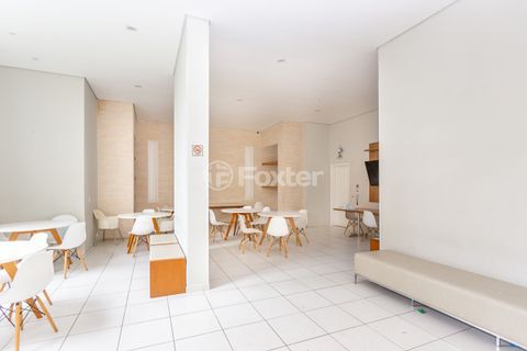 Image 42 - 979282