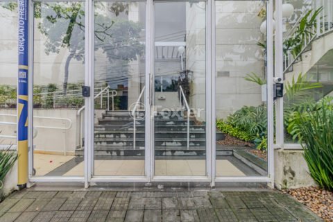 Image 76 - 1037440