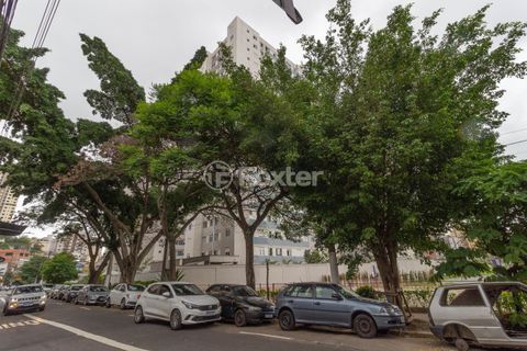 Image 32 - 825297
