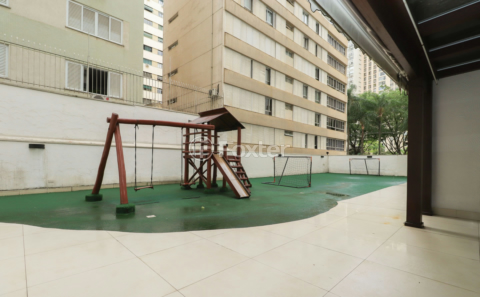 Image 42 - 422311