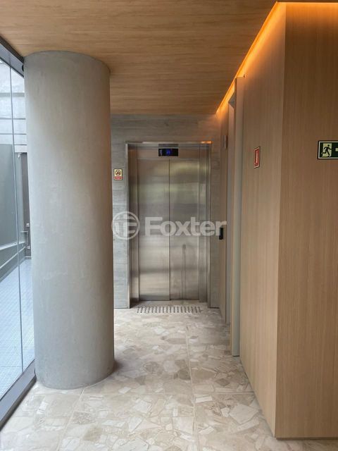 Image 27 - 1011768