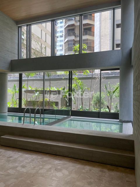 Image 39 - 1011768