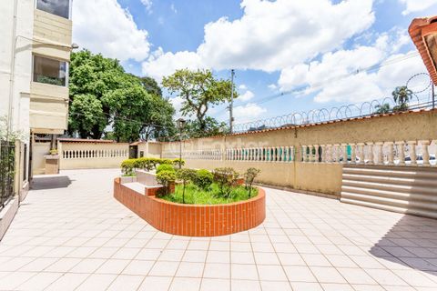 Image 32 - 816851