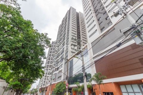 Image 6 - 1004743