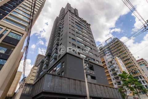 Image 21 - 886537