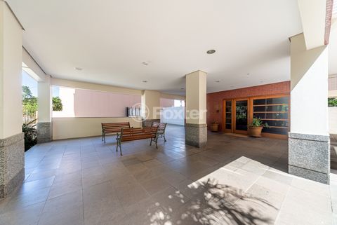 Image 28 - 994682