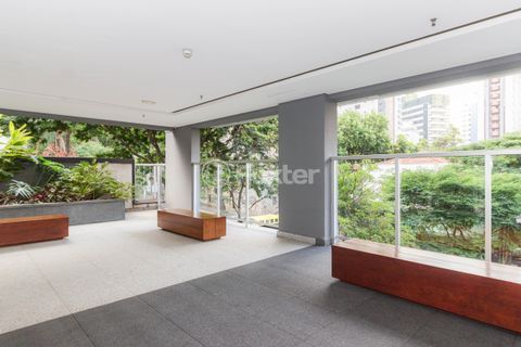Image 23 - 865857