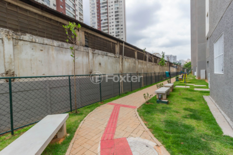 Image 37 - 825272