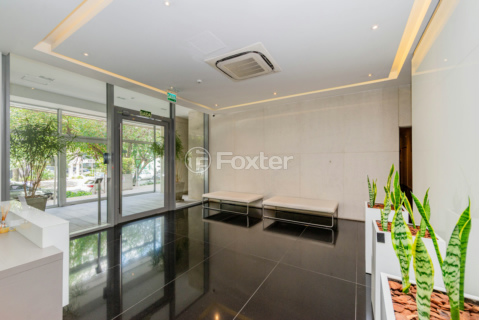 Image 22 - 1015603