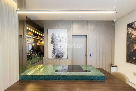 Image 19 - 953711