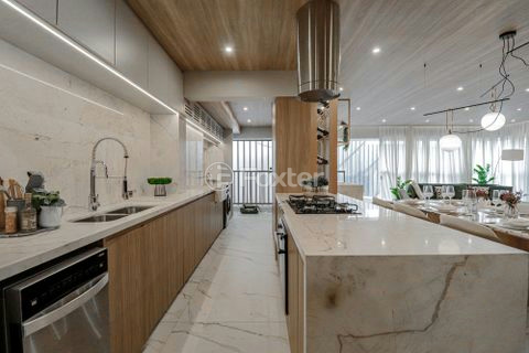 Image 35 - 1010537