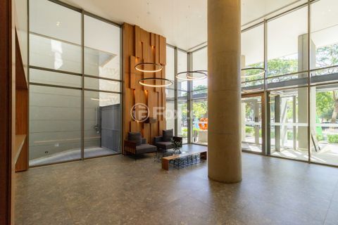 Image 21 - 844910