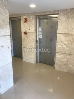 Image 27 - 876637