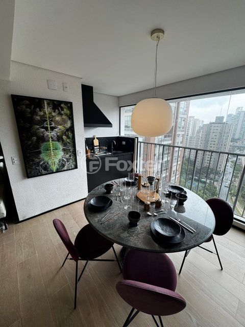 Image 23 - 955558