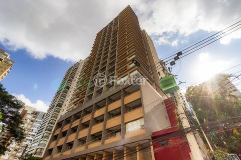 Image 35 - 915350