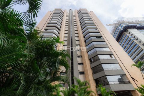 Image 76 - 923612