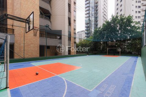 Image 70 - 923612