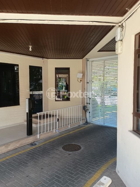 Image 36 - 868217