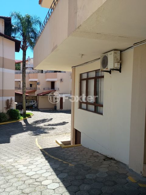 Image 37 - 868217