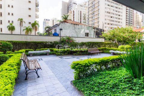 Image 32 - 858955