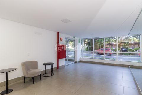 Image 32 - 874602