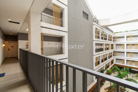 Image 30 - 756936