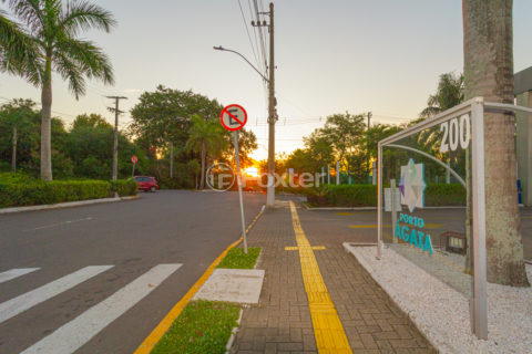 Image 13 - 1017149