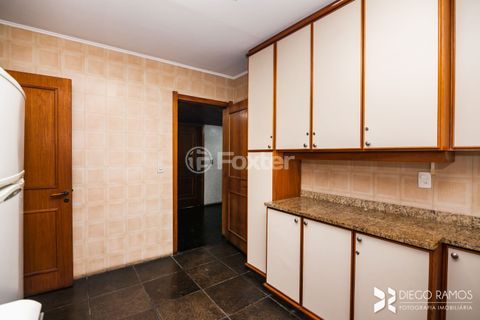 Image 33 - 983907