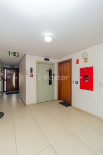 Image 8 - 931595