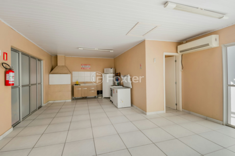 Image 28 - 932462