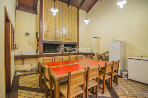 Image 37 - 985689