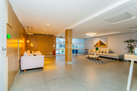 Image 30 - 1000413