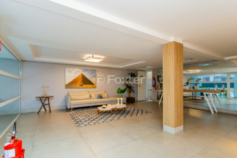 Image 32 - 1000413