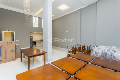 Image 38 - 1000413