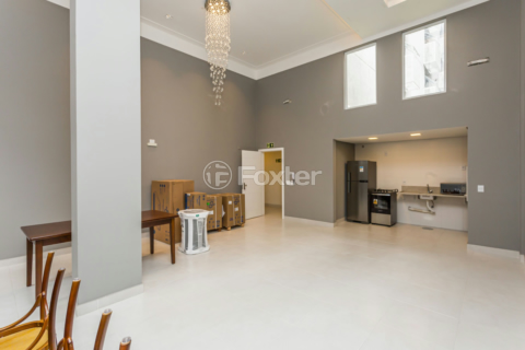 Image 39 - 1000413