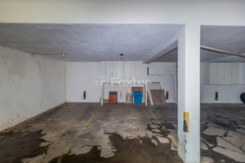 Image 31 - 990117