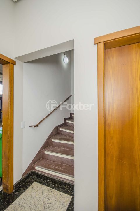 Image 8 - 1028541