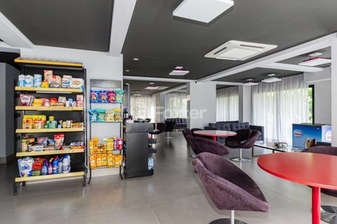 Image 19 - 1016959