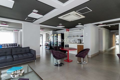 Image 21 - 1016959