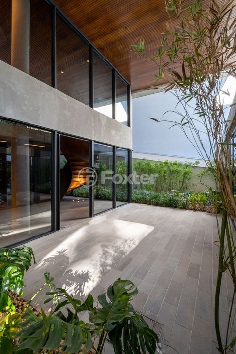 Image 25 - 148582
