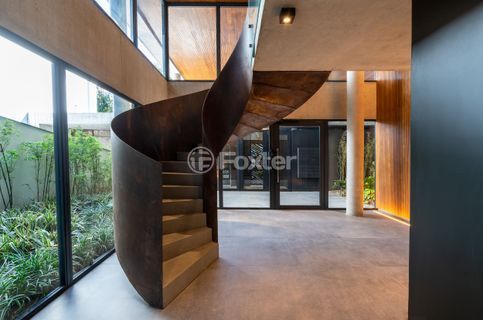 Image 21 - 148582