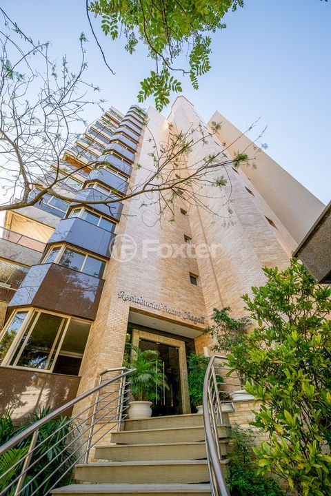 Image 35 - 948581