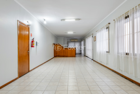 Image 47 - 1005843